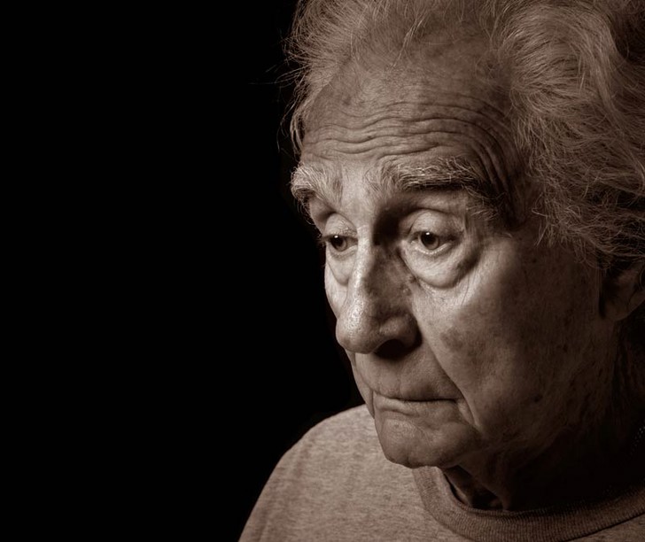 چگونه سالمندان افسرده می شوند + درمان