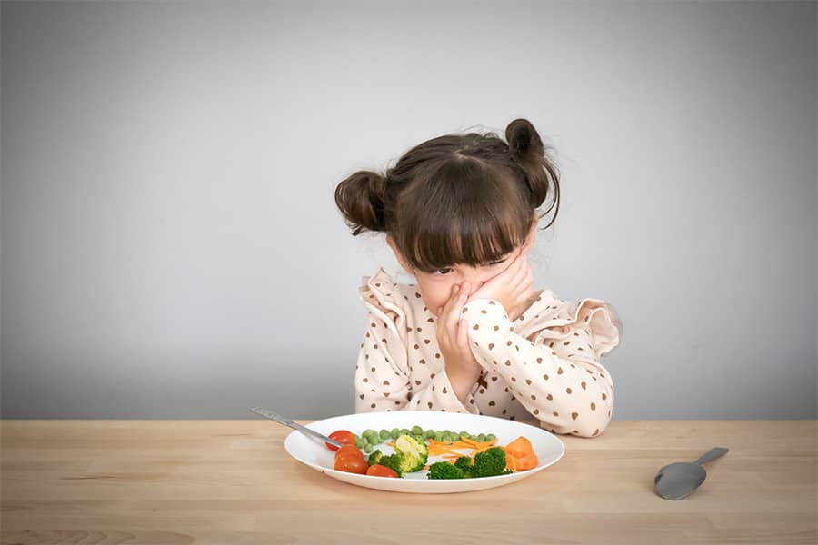 چگونه بی اشتهایی و بدغذایی کودکمان را درمان کنیم
